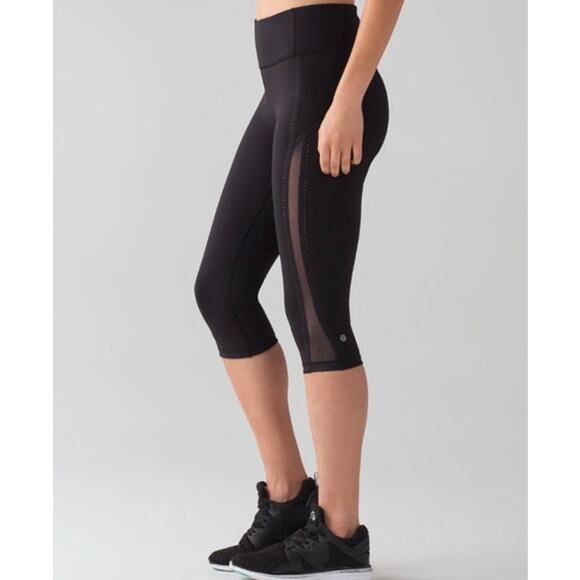 Lululemon Smooth Stride Crop 17” Black Full On Luxtreme Size 6 - Picture 3 of 8